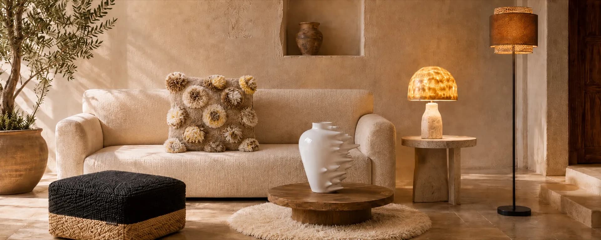 Living Room: Natural Textures, Warm Light
